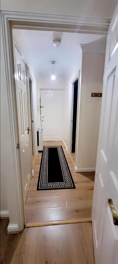 דאגנהאם 2 Bedroom Apartment - Greater London