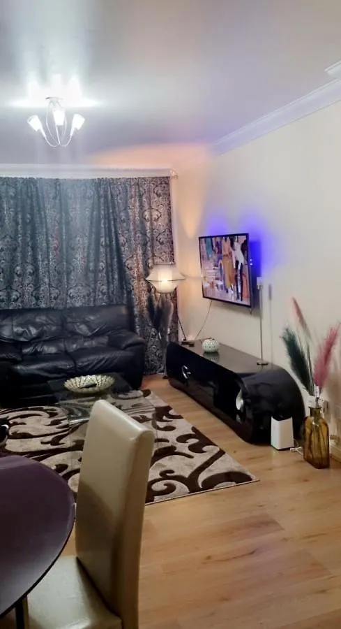 דאגנהאם 2 Bedroom Apartment - Greater London